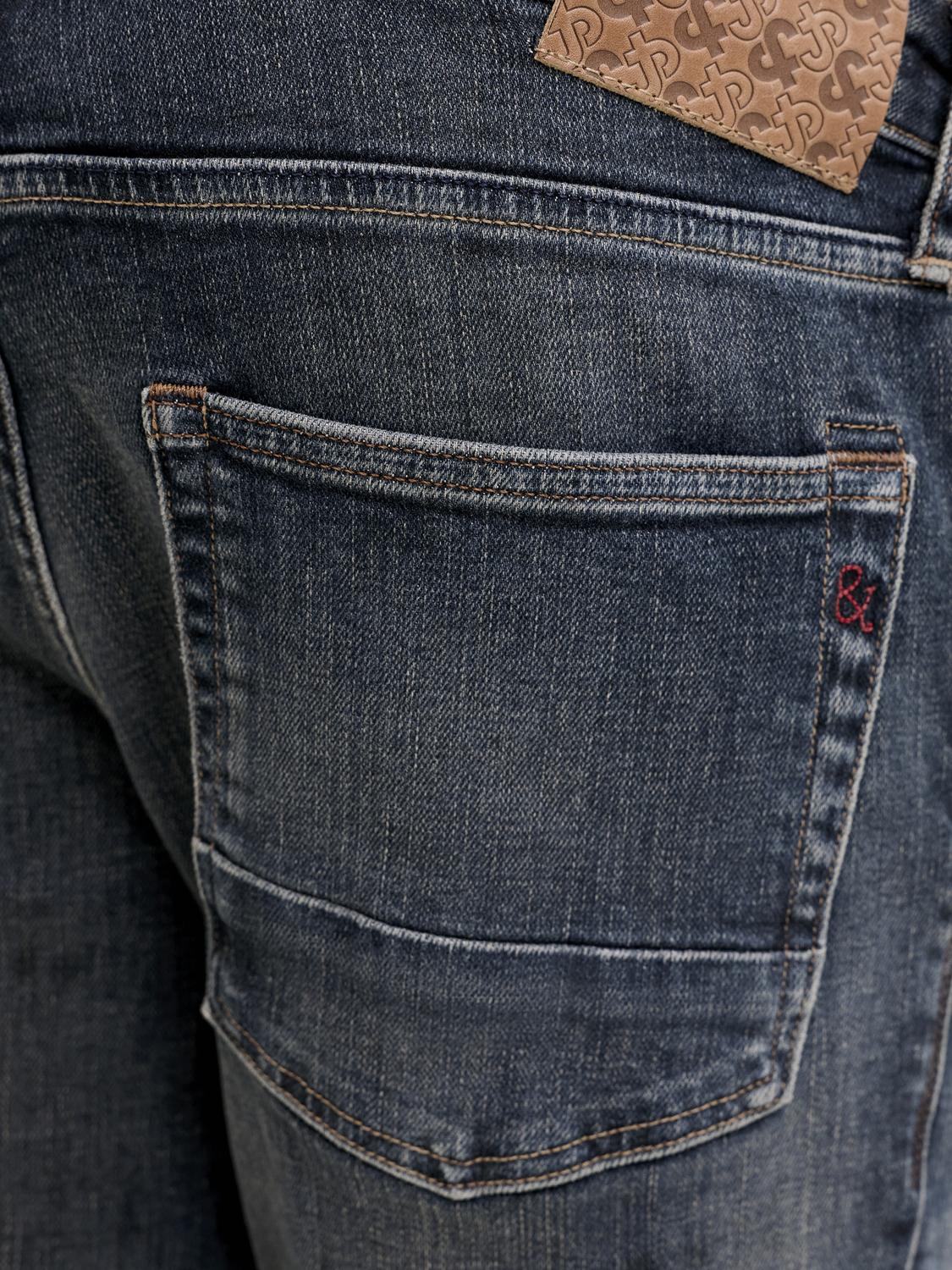 model_shot-detail